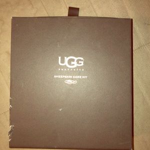 Ugg sheepskin care kit